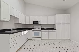 227 Panorama Ct, Poughkeepsie, NY 12603 - Photo 9