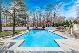 10 Cori Ln, Bohemia, NY 11716 - Photo 3