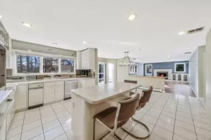 10 Cori Ln, Bohemia, NY 11716 - Photo 9