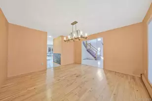 10 Cori Ln, Bohemia, NY 11716 - Photo 5