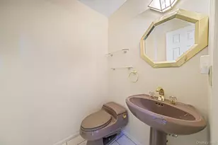 10 Cori Ln, Bohemia, NY 11716 - Photo 29