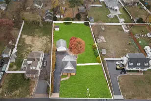 36 W 19th St, Huntington Station, NY 11746 - Photo 3