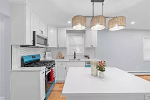 36 W 19th St, Huntington Station, NY 11746 - Photo 7