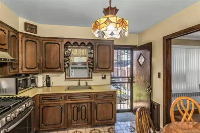 78-37 267th Street, Glen Oaks, NY 11004 - Photo 11