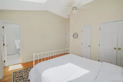 321 Sound Beach Boulevard, Sound Beach, NY 11789 - Photo 15