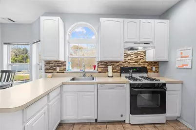 7 Bittersweet Lane, Center Moriches, NY 11934 - Photo 15