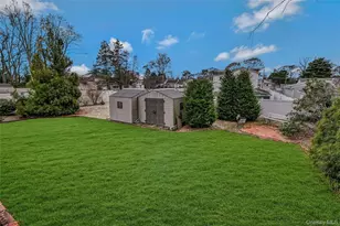 66 Rosemary Pl, East Islip, NY 11730 - Photo 33