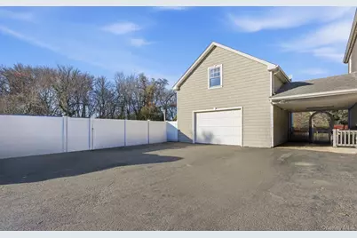 2011 Orinoco Drive, West Islip, NY 11795 - Photo 5