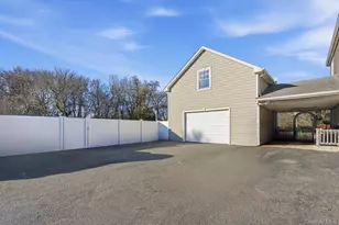 2011 Orinoco Dr, West Islip, NY 11795 - Photo 5