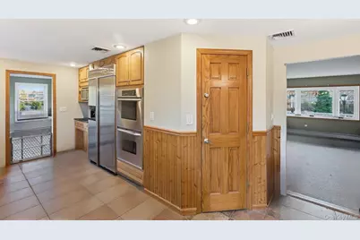 2011 Orinoco Drive, West Islip, NY 11795 - Photo 15