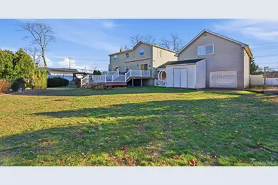 2011 Orinoco Drive, West Islip, NY 11795 - Photo 9