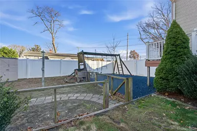 2011 Orinoco Drive, West Islip, NY 11795 - Photo 31