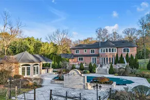 109 Wheatley Rd, Brookville, NY 11545 - Photo 9