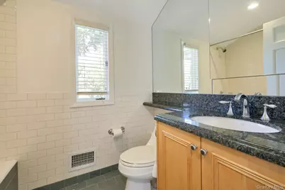 81 Round Hill Road, East Hills, NY 11577 - Photo 17