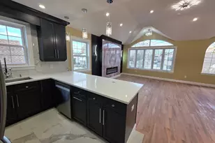 240-02 147th Rd, Rosedale, NY 11422 - Photo 3