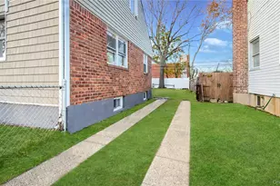 15 Circle Dr, Hempstead, NY 11550 - Photo 7