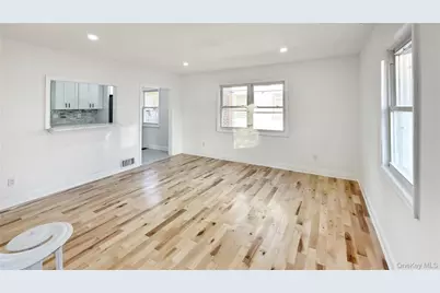 15 Circle Drive, Hempstead, NY 11550 - Photo 11