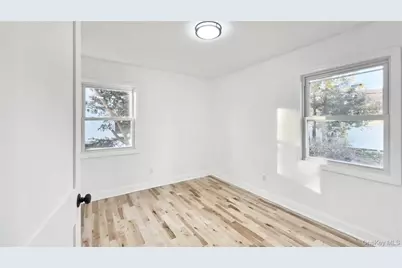 15 Circle Drive, Hempstead, NY 11550 - Photo 21