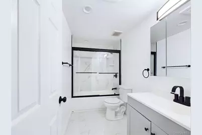 115 Clinton Avenue, Patchogue, NY 11772 - Photo 15