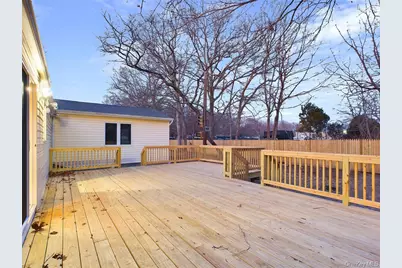 115 Clinton Avenue, Patchogue, NY 11772 - Photo 33