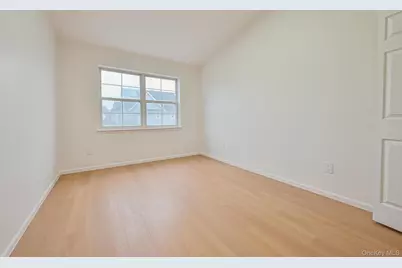 11 Northwood Blvd, Central Islip, NY 11722 - Photo 17