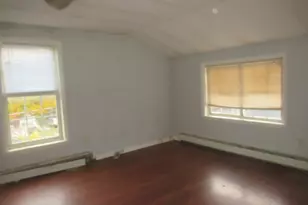 35 Carpenter Ave, Newburgh, NY 12550 - Photo 5