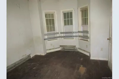 35 Carpenter Avenue, Newburgh, NY 12550 - Photo 7