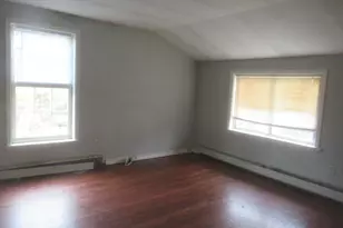 35 Carpenter Ave, Newburgh, NY 12550 - Photo 9