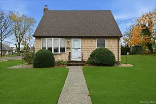 979 Merillon Ave, Westbury, NY 11590 - Photo 3