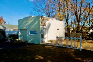 45 Merokee Pl, Farmingdale, NY 11735 - Photo 21