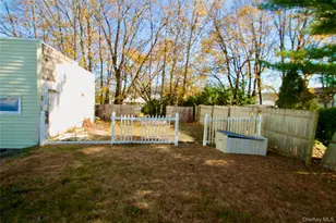 45 Merokee Pl, Farmingdale, NY 11735 - Photo 19