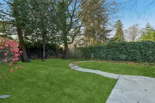 61 Harris Ave, Hewlett, NY 11557 - Photo 3