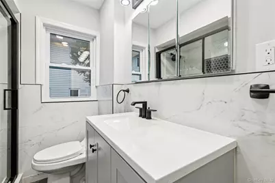 61 Harris Avenue, Hewlett, NY 11557 - Photo 17