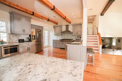 90 Rockland Drive, Jericho, NY 11753 - Photo 7