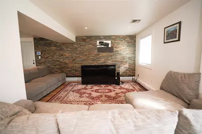 90 Rockland Drive, Jericho, NY 11753 - Photo 25