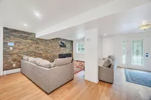 90 Rockland Dr, Jericho, NY 11753 - Photo 31