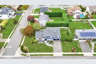 90 Rockland Drive, Jericho, NY 11753 - Photo 3