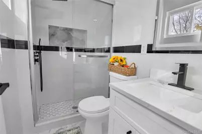 2 Walnut Drive, Syosset, NY 11791 - Photo 15