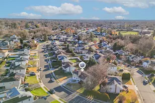 2 Walnut Dr, Syosset, NY 11791 - Photo 25