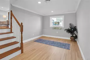 2 Walnut Dr, Syosset, NY 11791 - Photo 11