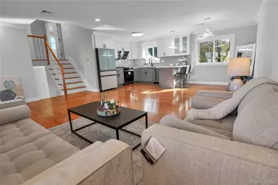 2 Walnut Drive, Syosset, NY 11791 - Photo 5