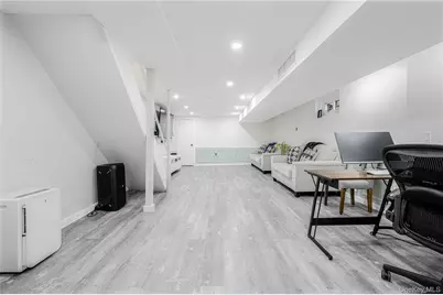 81 Houston Street, New York, NY 10302 - Photo 21