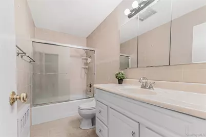 2 Deer Path Lane, Syosset, NY 11791 - Photo 15