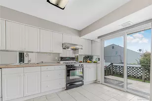 2 Deer Path Ln, Syosset, NY 11791 - Photo 13