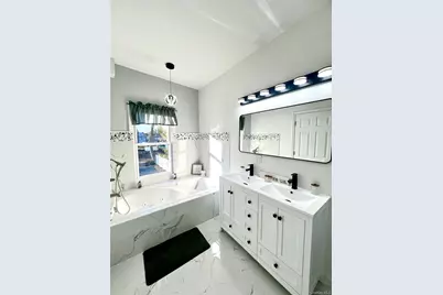 128 W Main Street, Middletown, NY 10940 - Photo 17