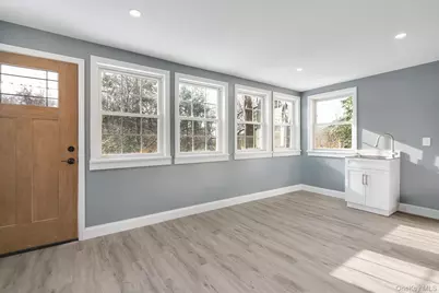 104 S Quaker Lane, Hyde Park, NY 12538 - Photo 9