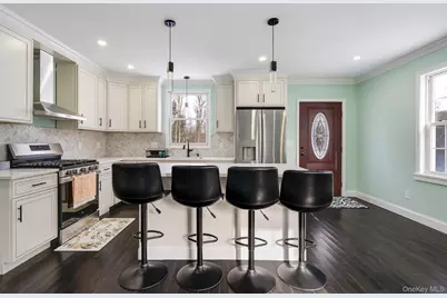 104 S Quaker Lane, Hyde Park, NY 12538 - Photo 11