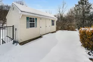 104 S Quaker Ln, Hyde Park, NY 12538 - Photo 31