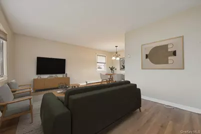 331 N Michigan Avenue, Massapequa, NY 11758 - Photo 3