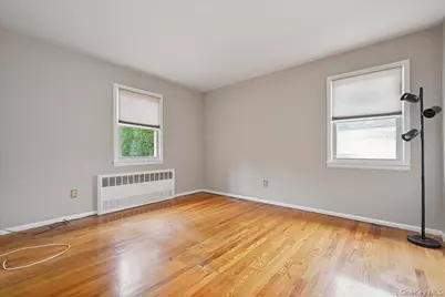 331 N Michigan Avenue, Massapequa, NY 11758 - Photo 15